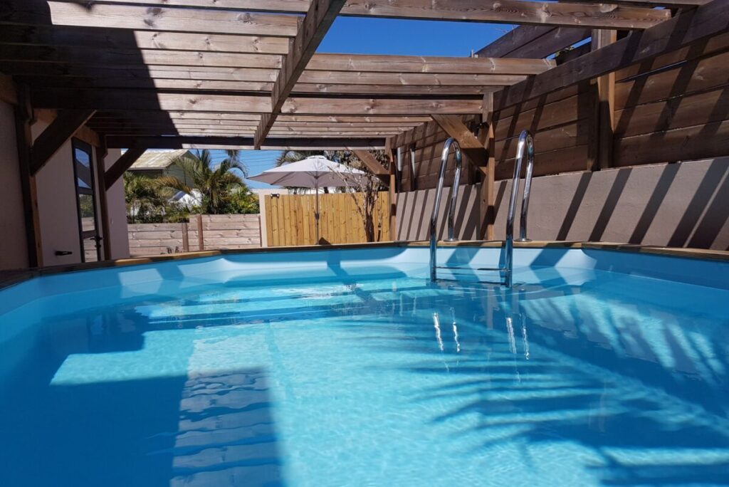 Villa Au Lagon Calme - La piscine où se détendre